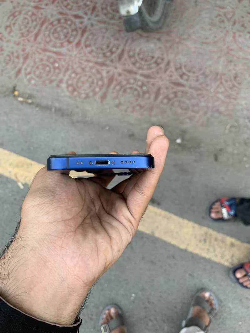 Apple iPhone 12 mini 7