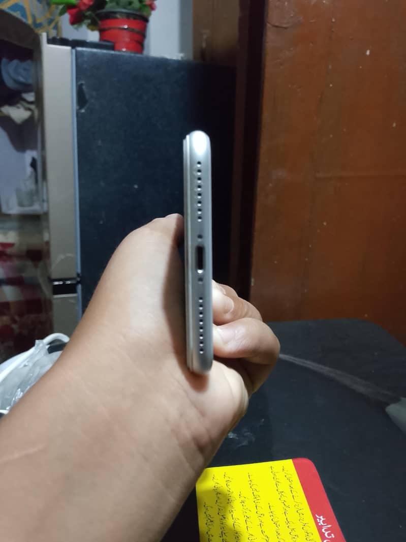 Apple iPhone 7 Plus 2