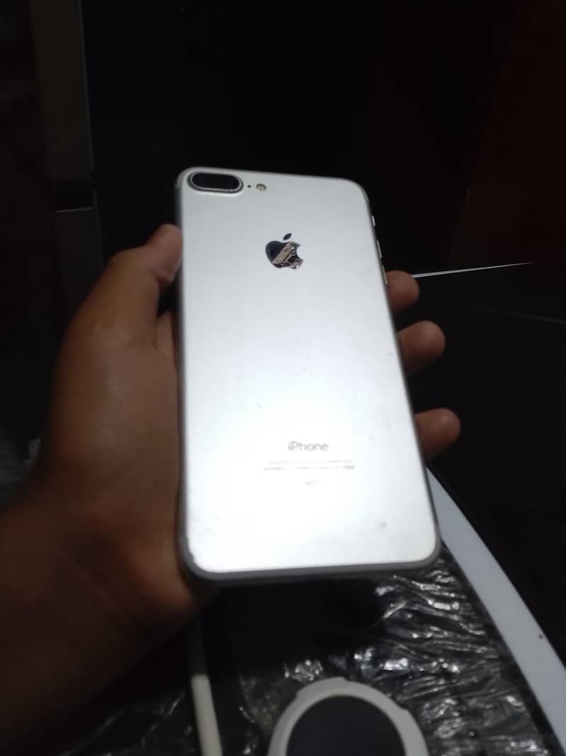 Apple iPhone 7 Plus 4