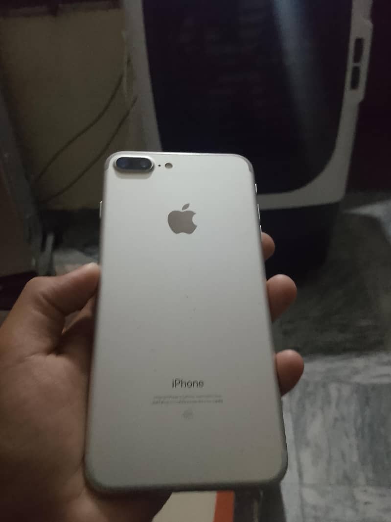 Apple iPhone 7 Plus 5
