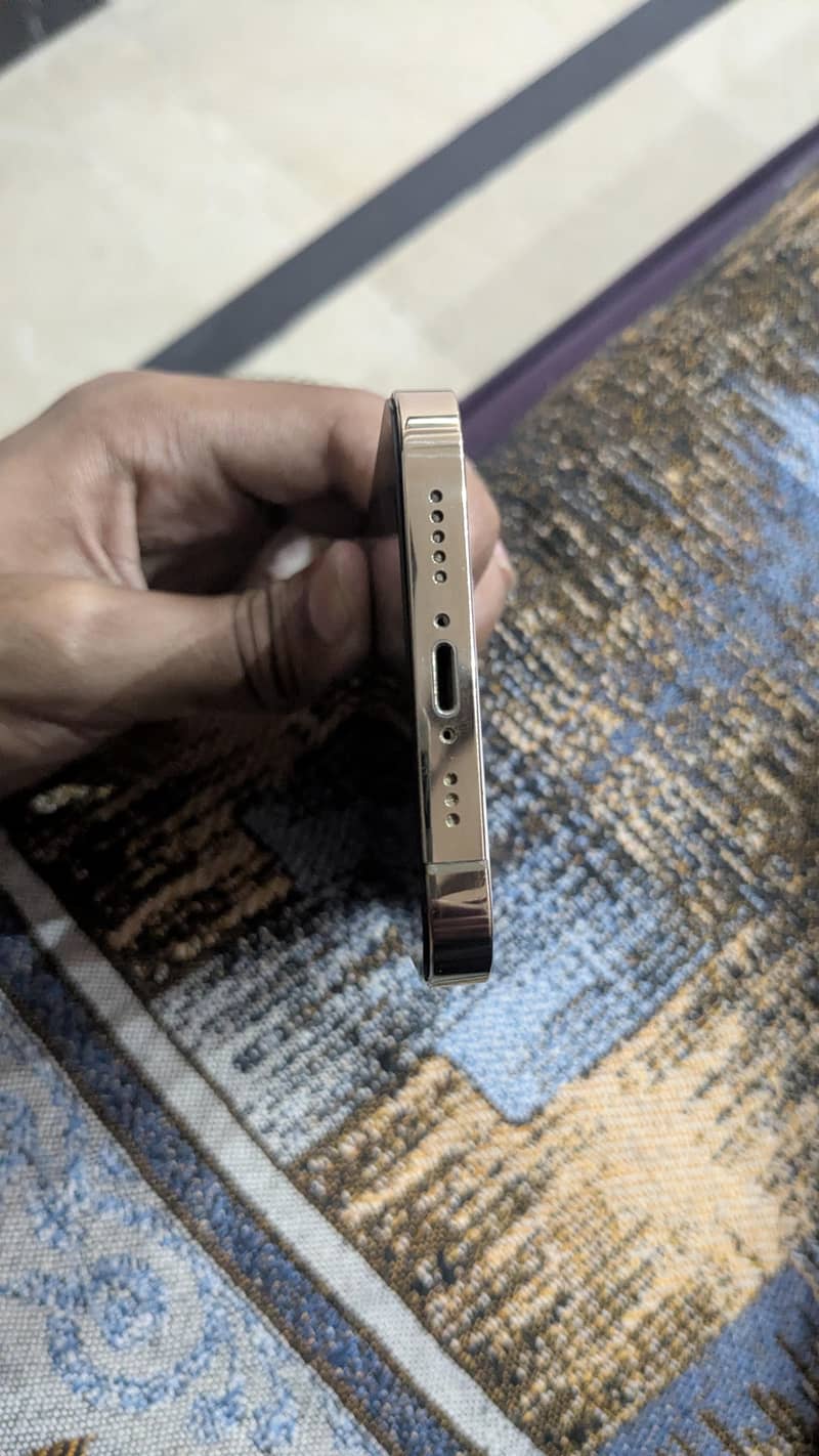 Apple iPhone 12 Pro 3