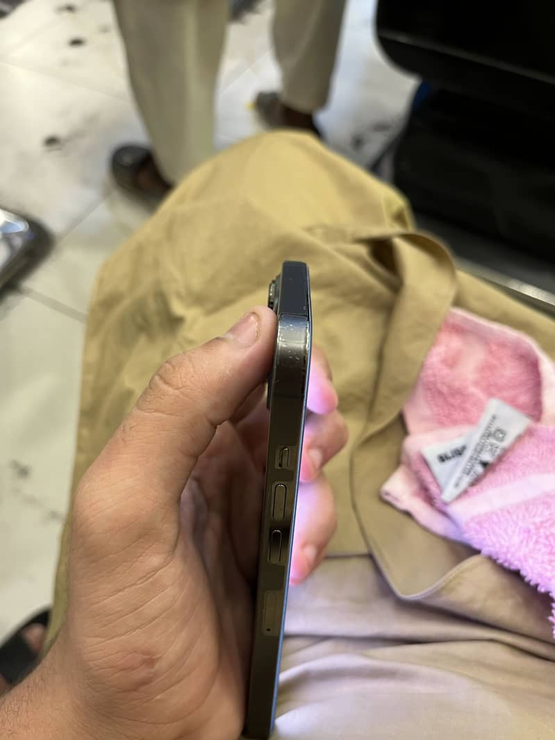 Apple iPhone 13 Pro 1