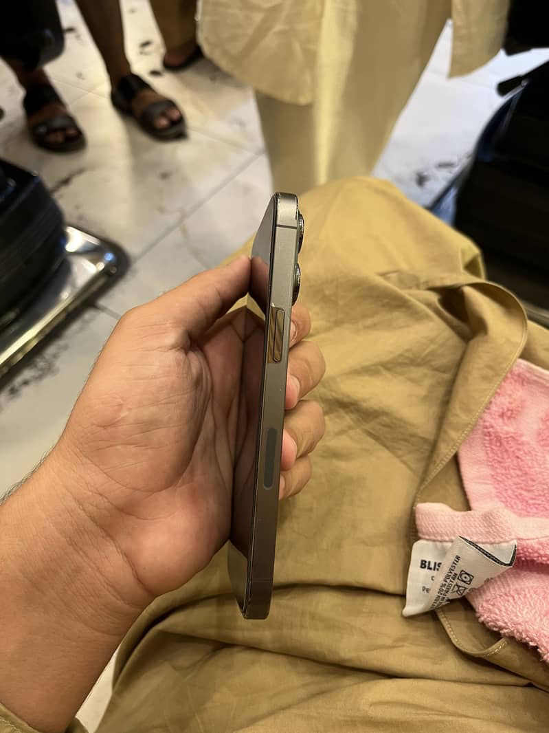 Apple iPhone 13 Pro 2