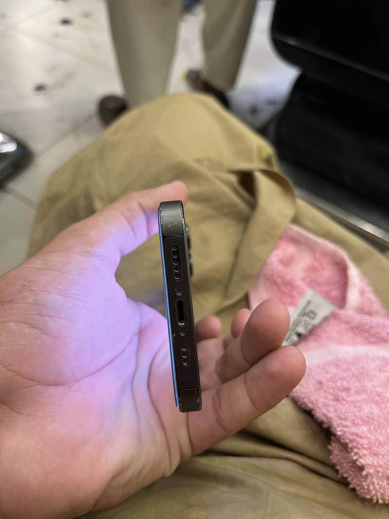 Apple iPhone 13 Pro 4