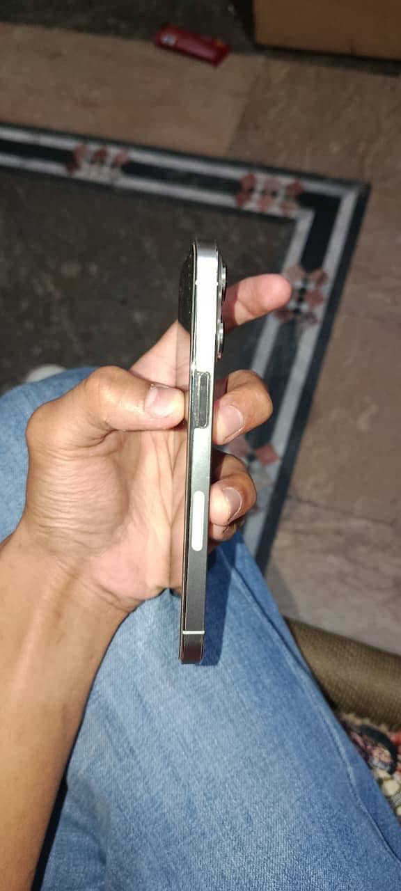 Apple iPhone 13 Pro 3