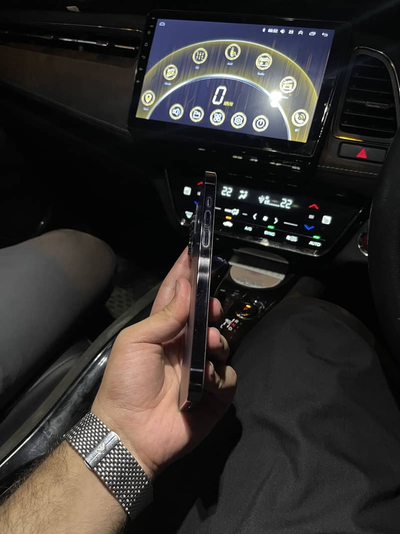 Apple iPhone 14 Pro Max 3