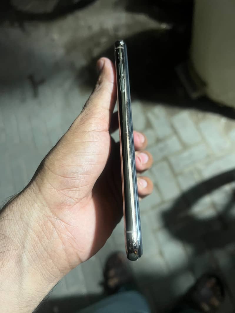 Apple iPhone XS Max 6