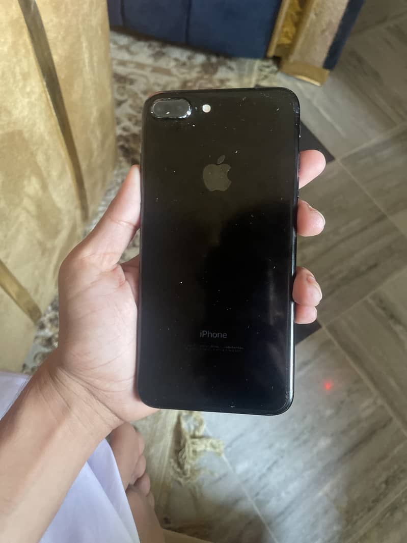 Apple iPhone 7 Plus 2