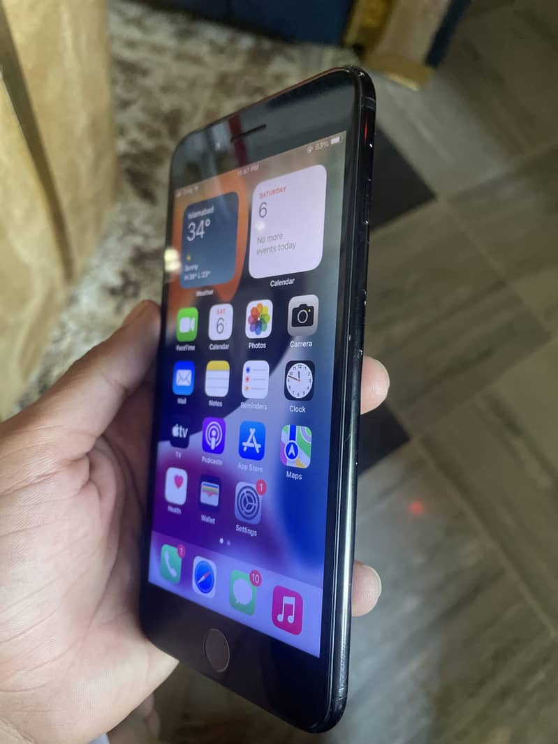 Apple iPhone 7 Plus 6
