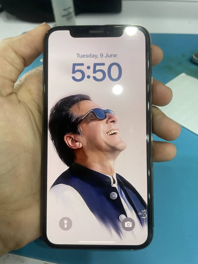 Apple iPhone XS 1