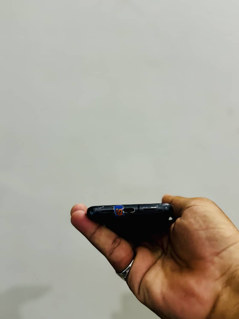 Google Pixel 8 4