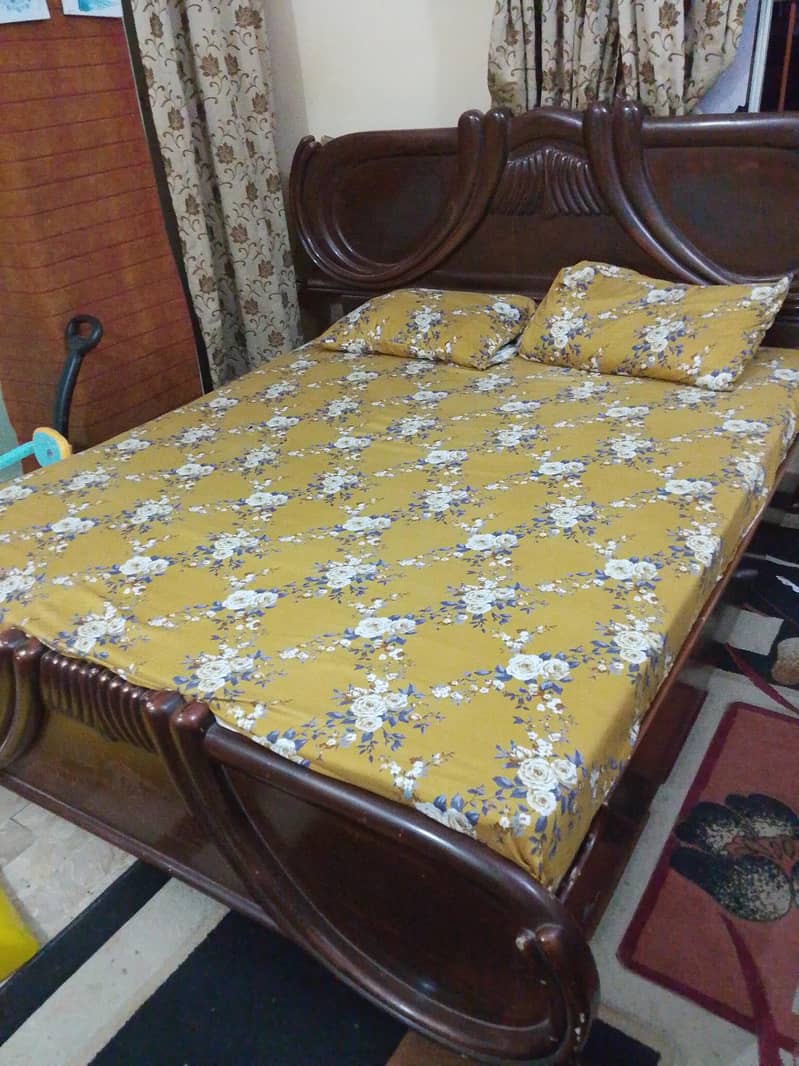 bed side tables almari 0