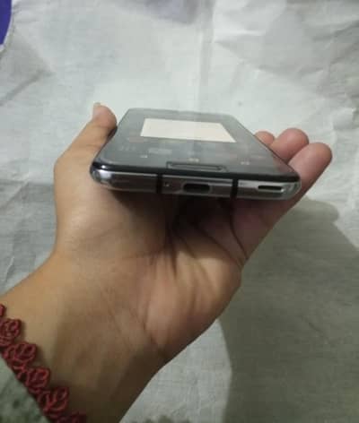 Sharp Aquos R2