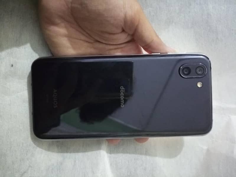 Sharp Aquos R2 1
