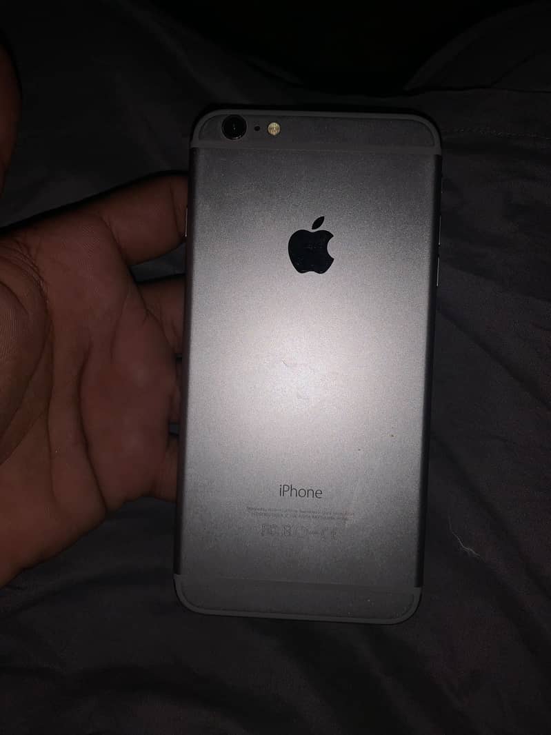 Apple iPhone 6 Plus 0