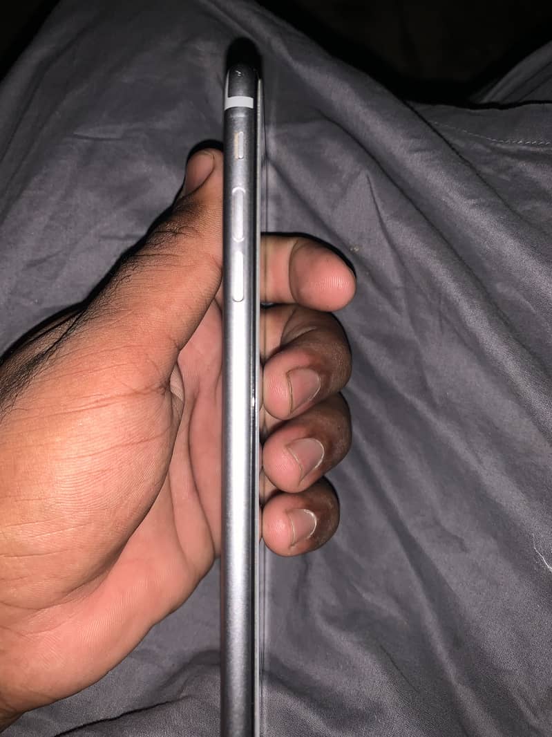 Apple iPhone 6 Plus 3