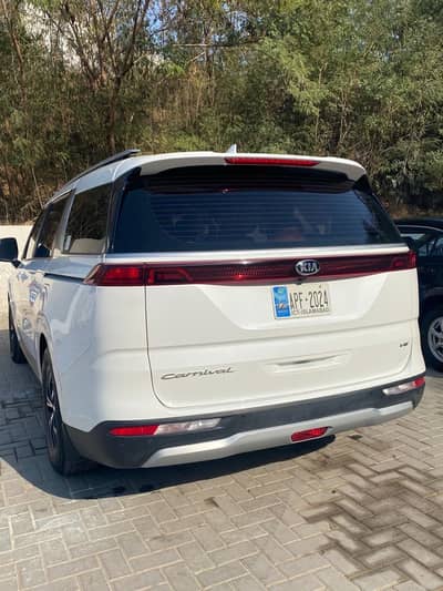 KIA GRAND CARNIVAL 2021