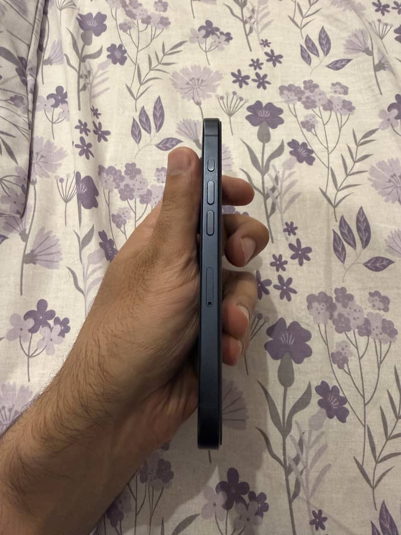 Apple iPhone 15 Pro 2