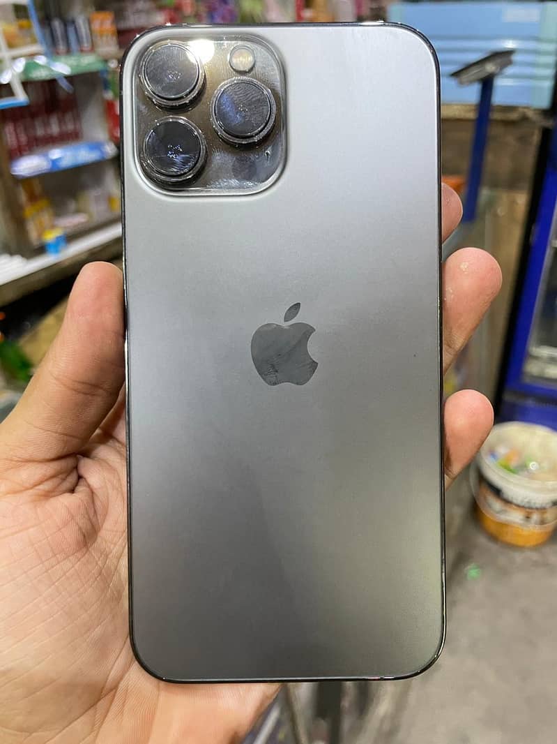 Apple iPhone 13 Pro Max 1