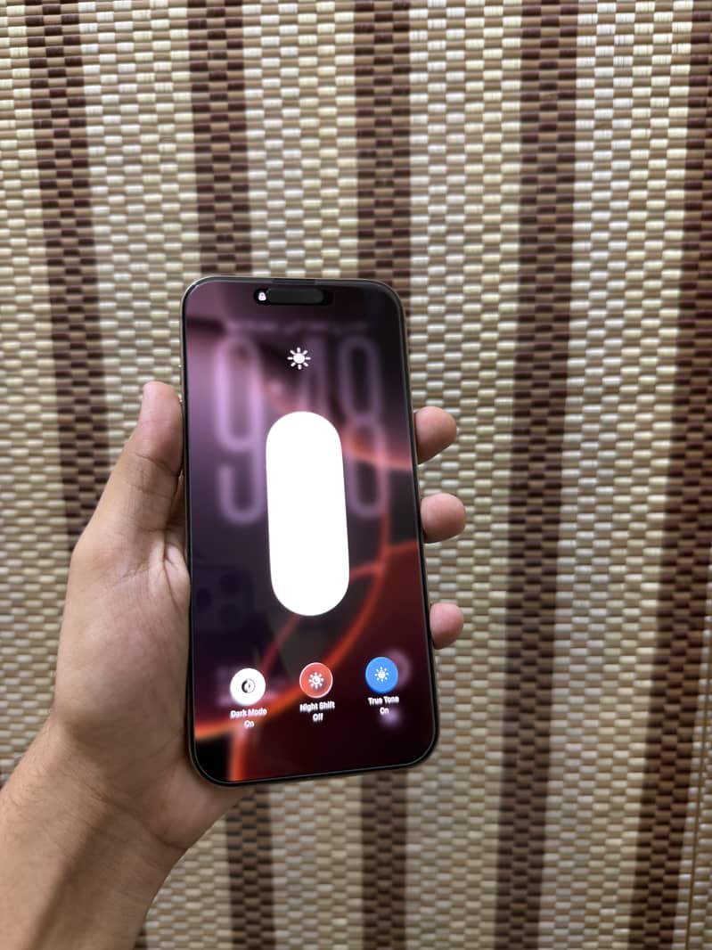 Apple iPhone 16 Pro Max 0