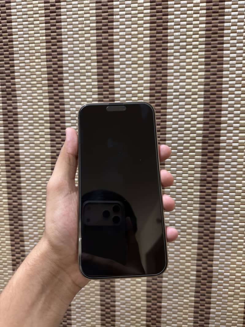 Apple iPhone 16 Pro Max 3