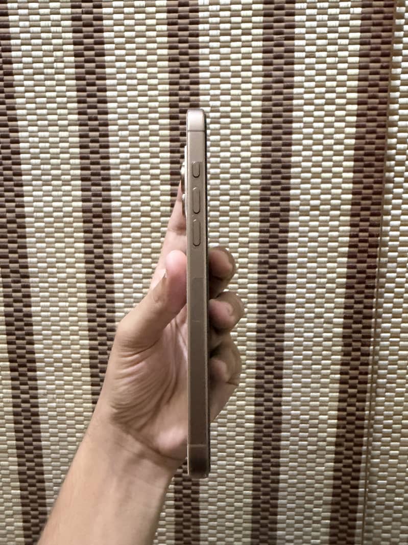 Apple iPhone 16 Pro Max 5