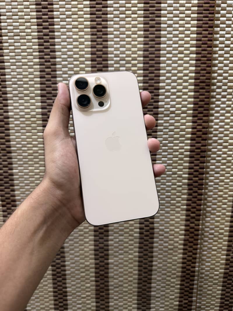 Apple iPhone 16 Pro Max 7