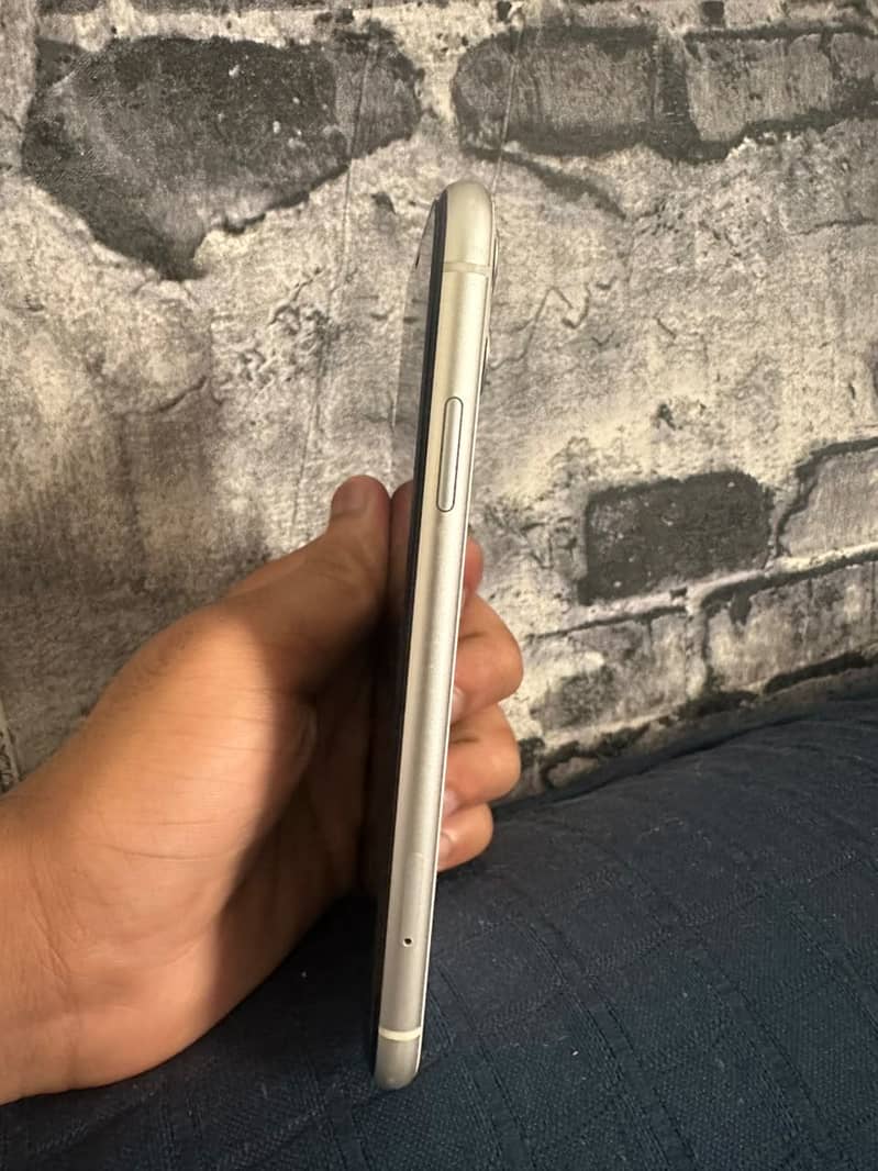 Apple iPhone 11 2