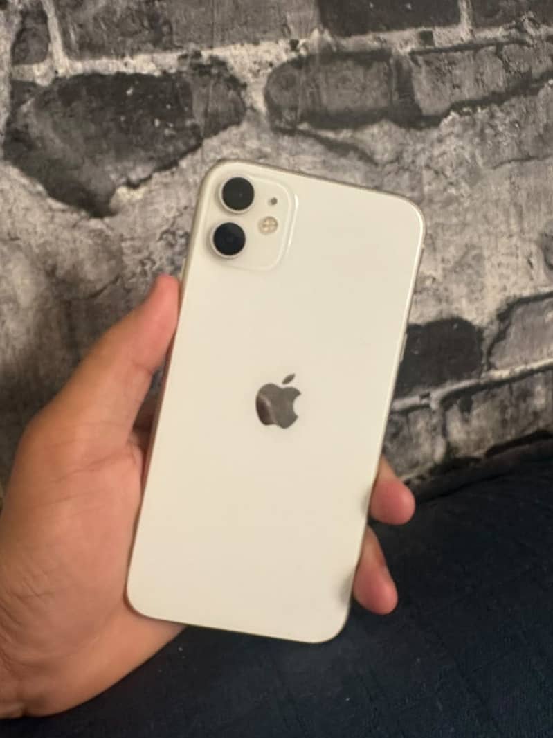 Apple iPhone 11 4