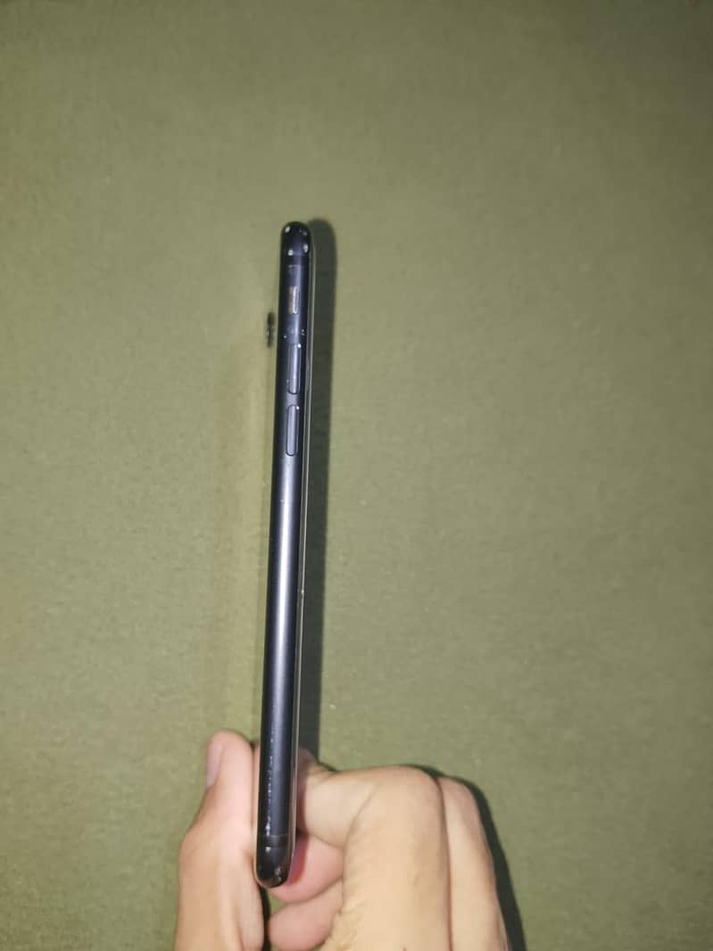 Apple iPhone 7 5