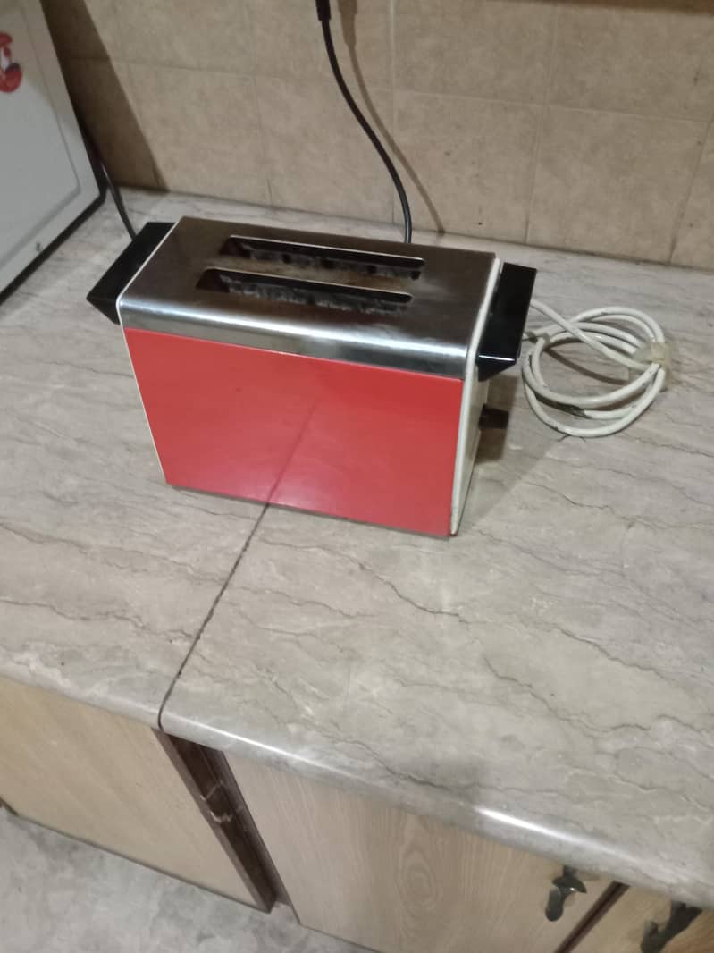 Hitachi Toaster 0