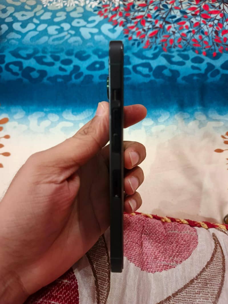 Apple iPhone 13 Pro 3