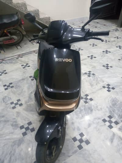 Revoo A11 Scooty Good Condition For sale 03487811855 WhatsApp nunber