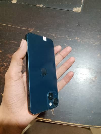 Apple iPhone 13