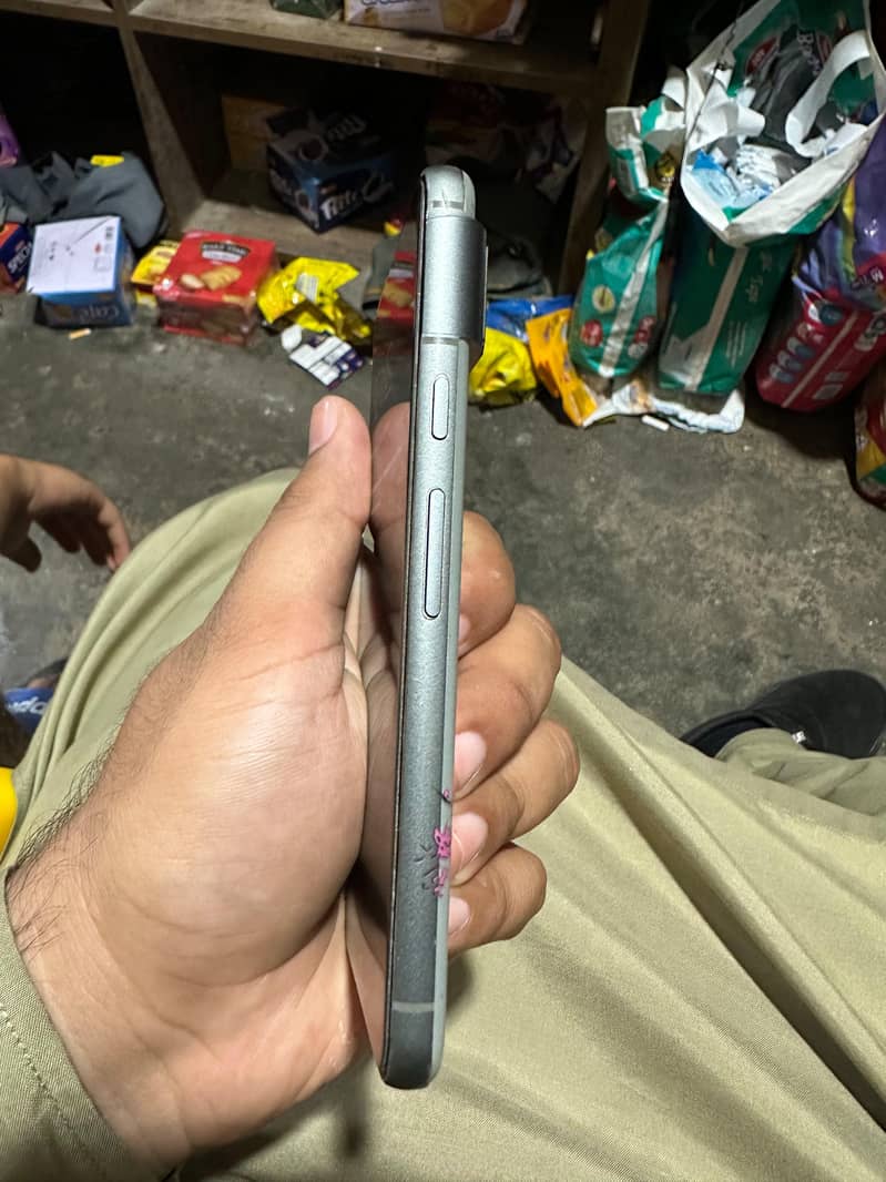 Google Pixel 8 5