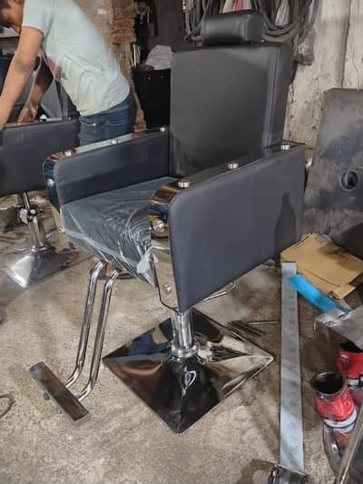 Barber chair/Cutting chair/ Shampoo unit/Trolly/Saloon Furniture.
