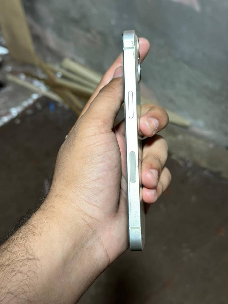 Apple iPhone 13 1