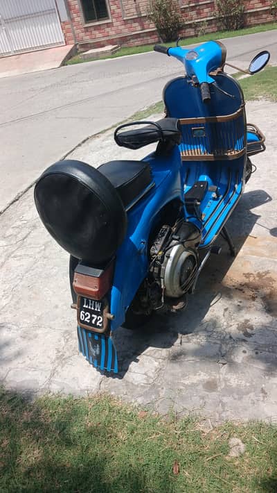 vespa eligant n unique vintage scooter for vespa lover .  total geniun