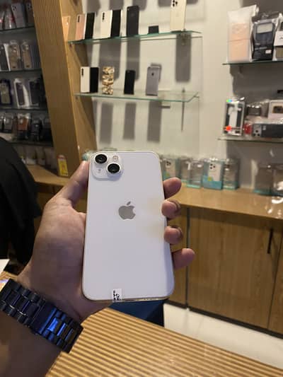 Apple iPhone 13