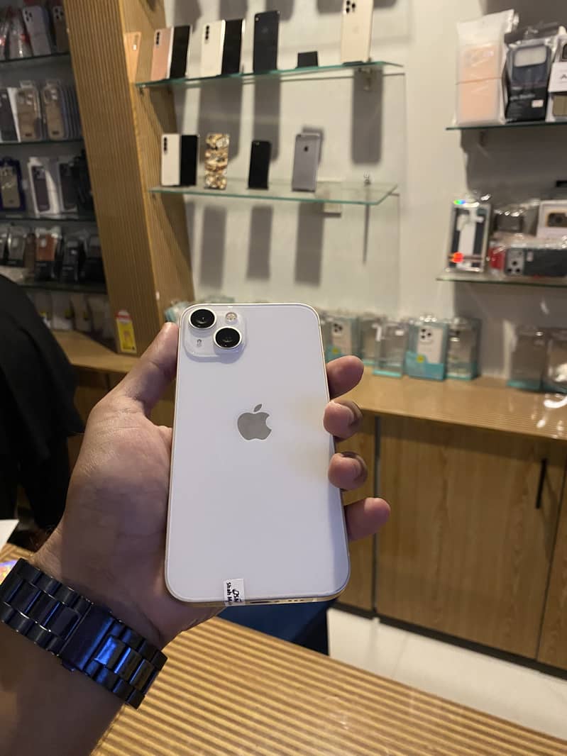 Apple iPhone 13 0
