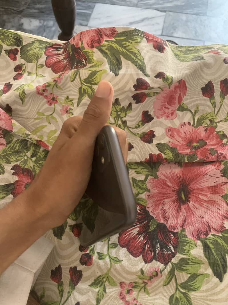 Apple iPhone 11 5