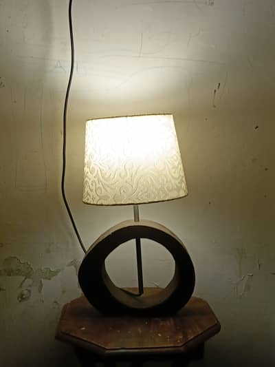Table lamp
