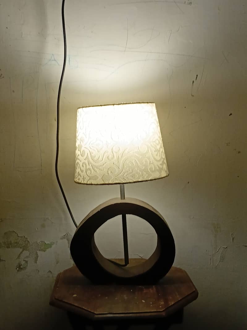 Table lamp 0