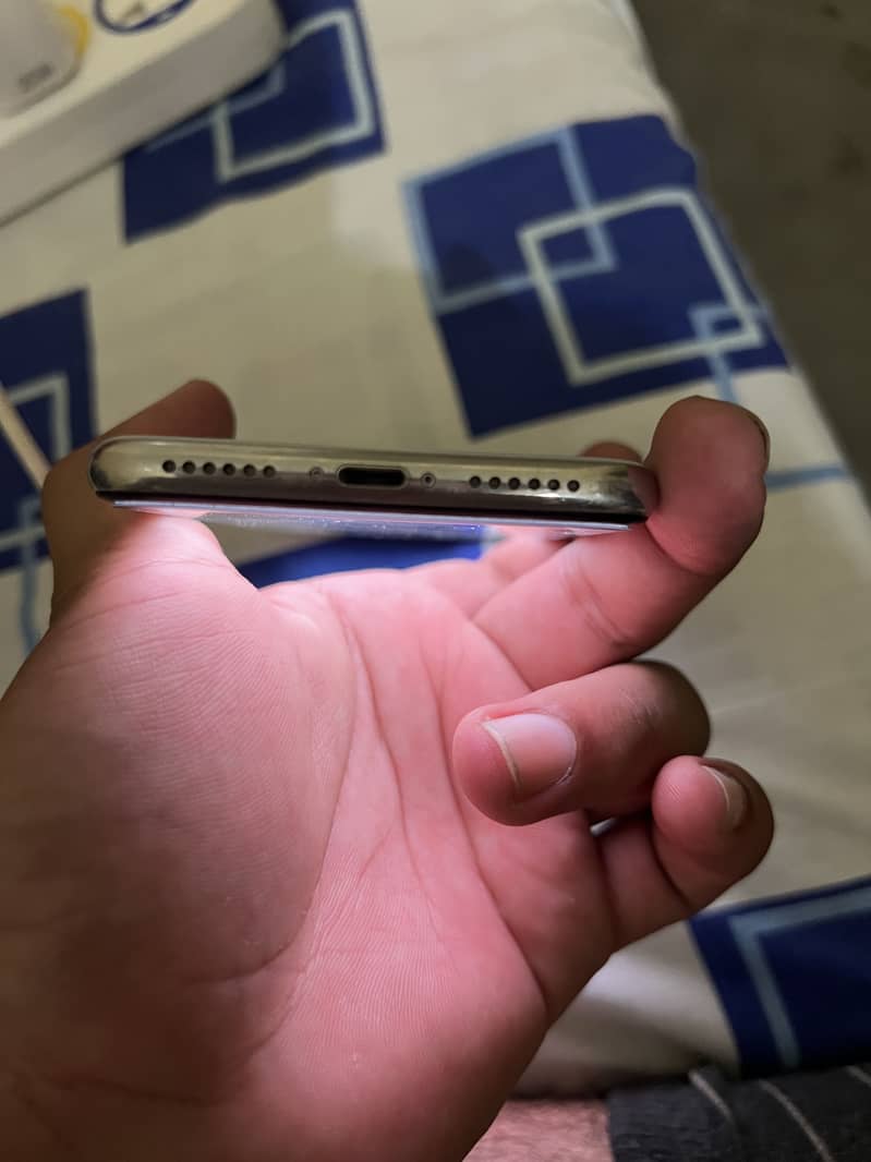 Apple iPhone X 5