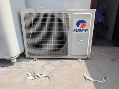 Gree G10 Inverter Series (1.5 Ton, Heat & Cool used AC for sale