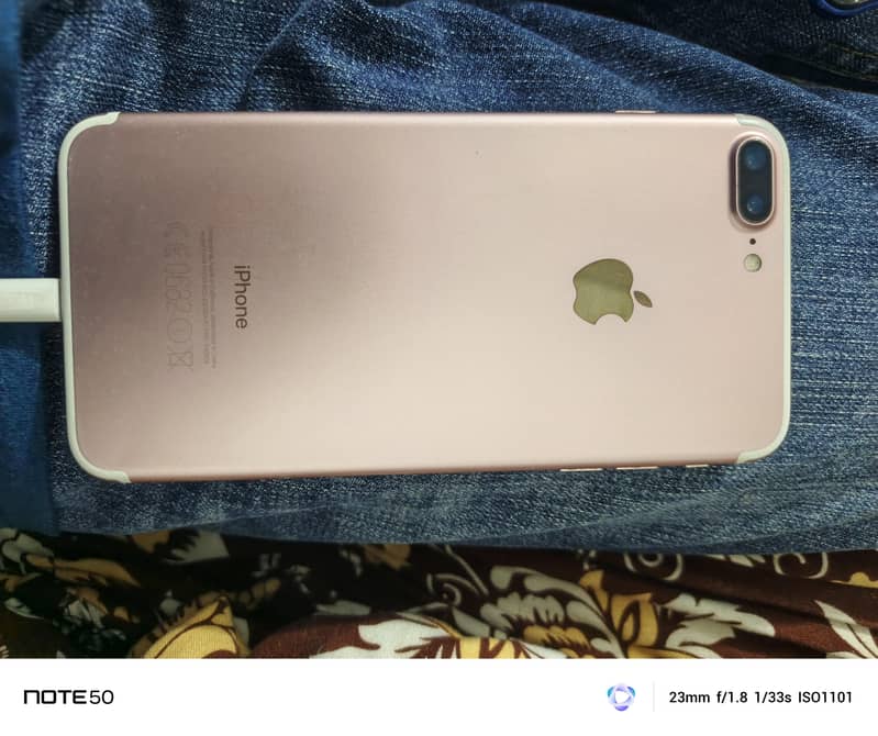Apple iPhone 7 Plus 0