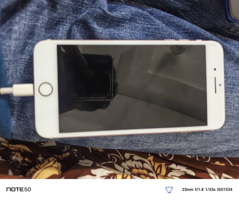 Apple iPhone 7 Plus 1