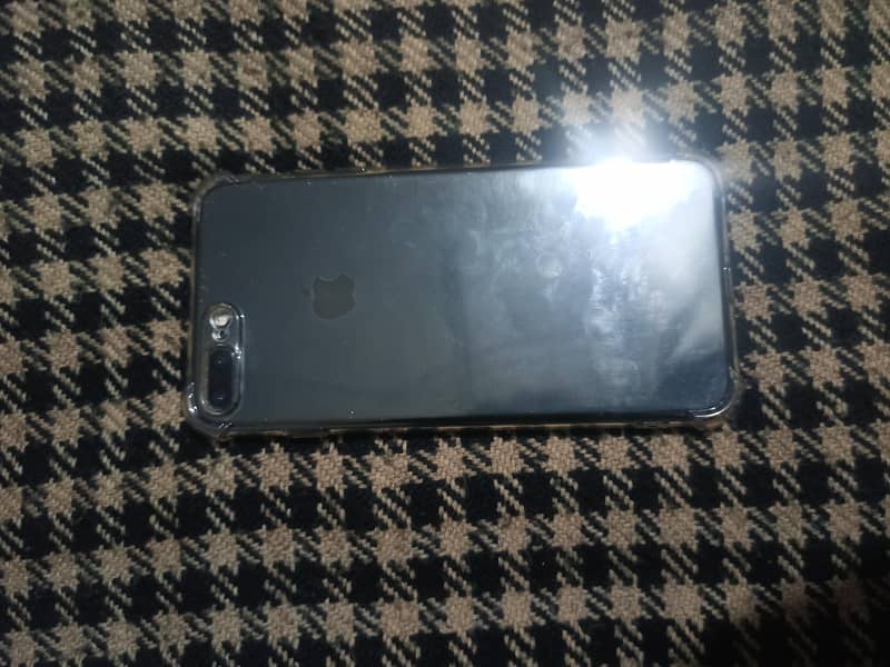 Apple iPhone 7 Plus 2