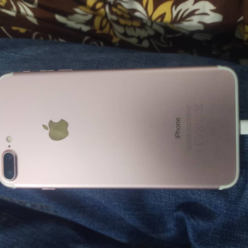 Apple iPhone 7 Plus 1
