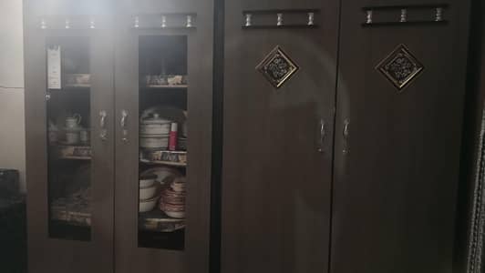 almari bad divider